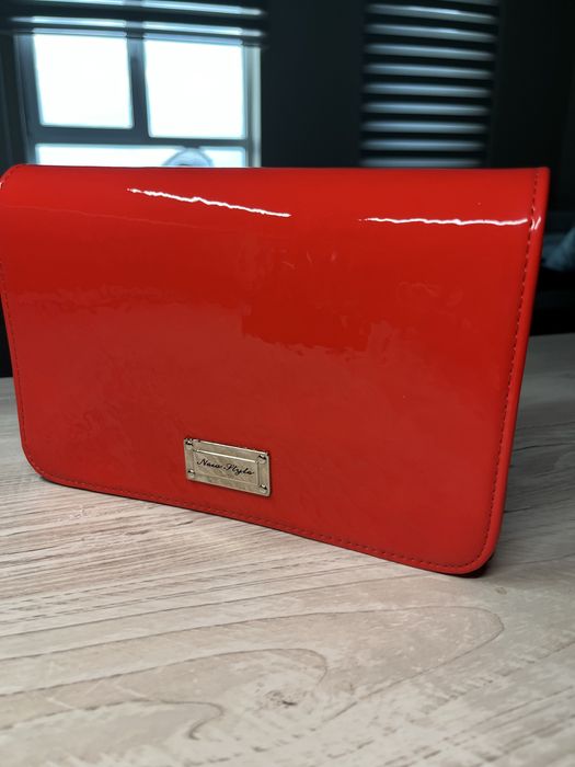 Червона сумка-клатч нова