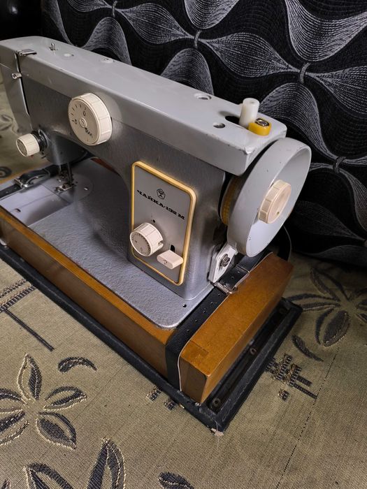 Швейна машинка ЧАЙКА 132 М