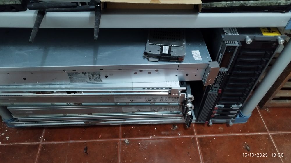 Equipamento Informático e eletrônico Variado