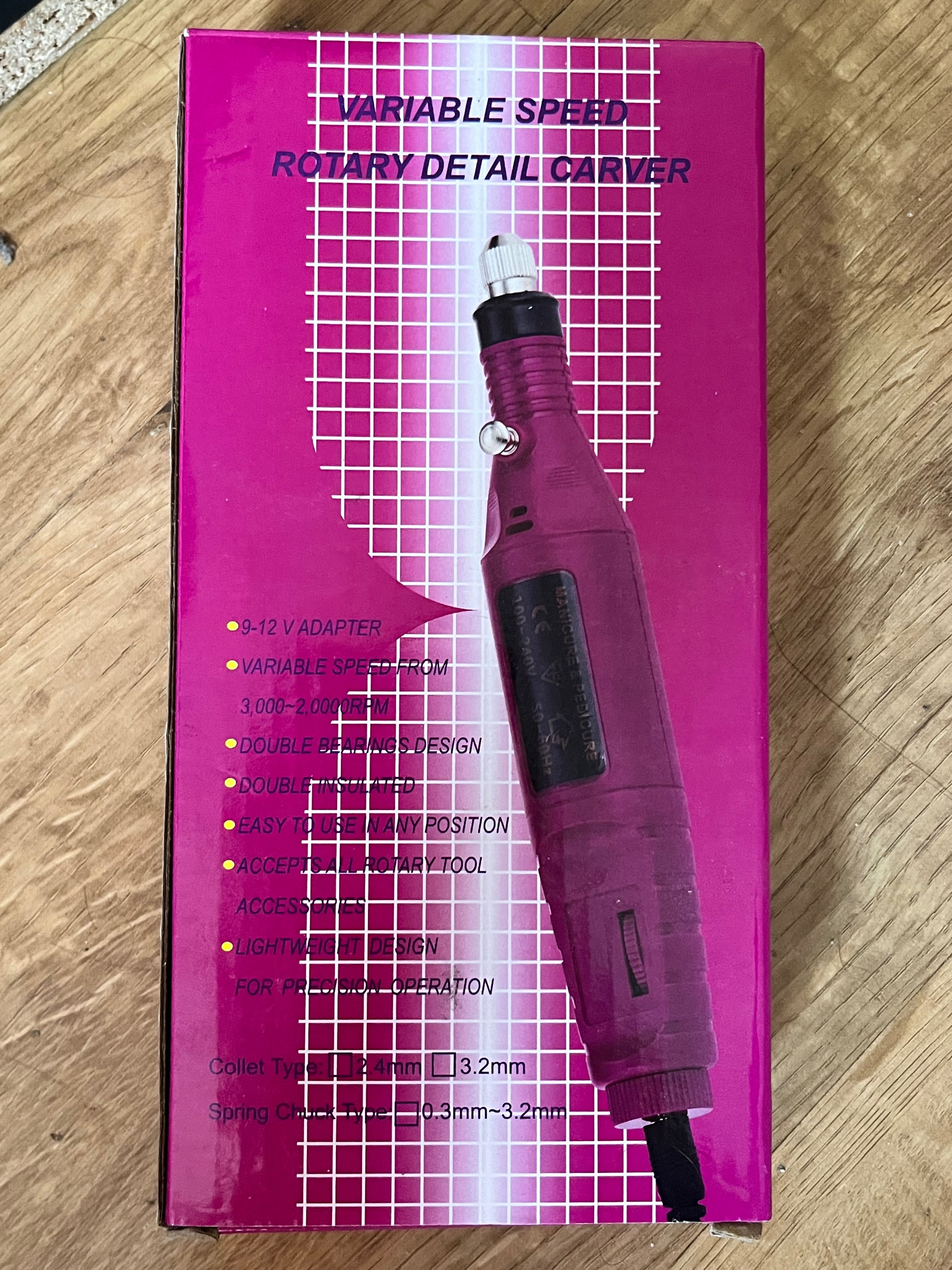 zestaw do paznokci – lampa, frezarka, lakiery hybrydowe, akcesoria.