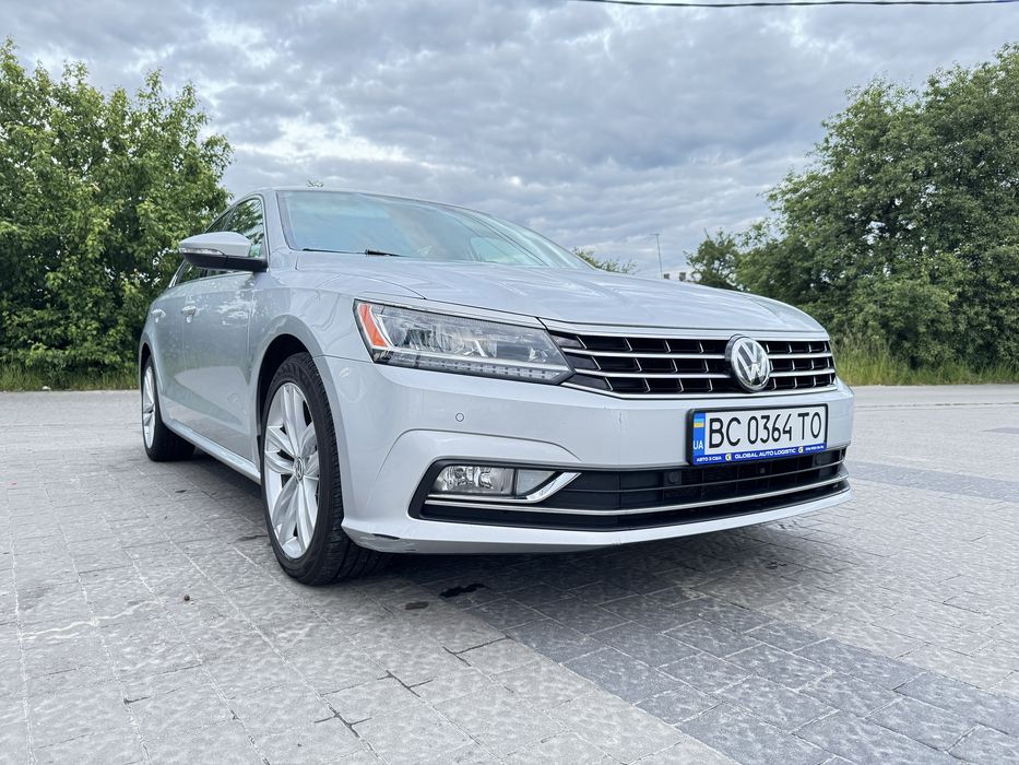 Volkswagen Passat SE 2018 Technology & Appearance Package