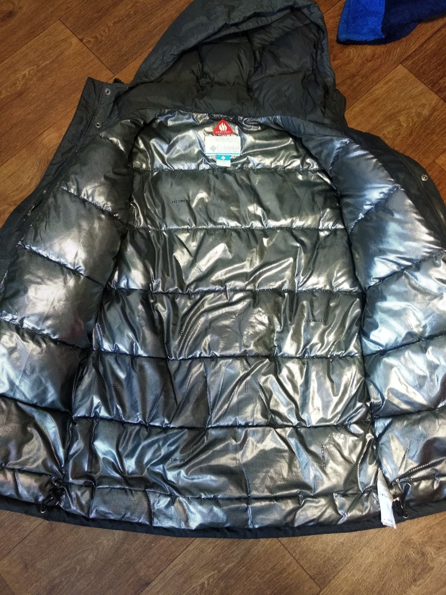 Продам утеплённую лыжную куртку Columbia
