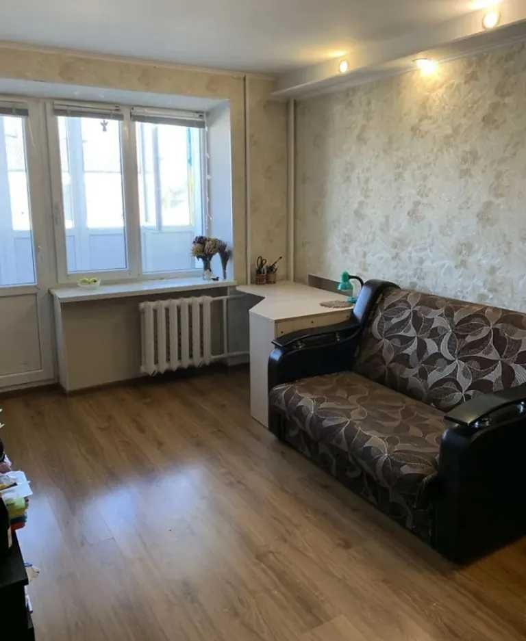 Продам 2 комн (Дафи) 5/9 эт высотка, кирпичный дом. капремонт