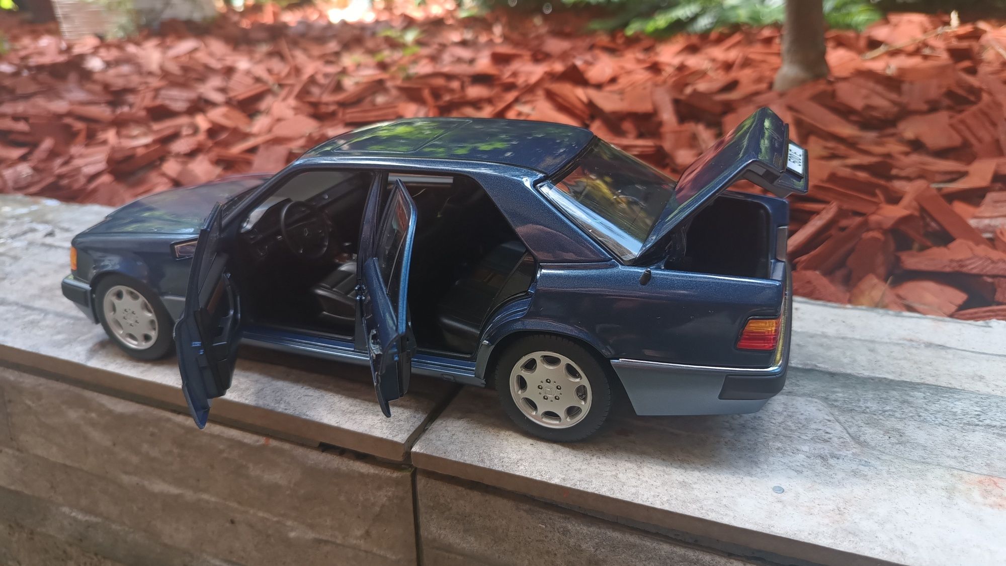 Model norev 1:18