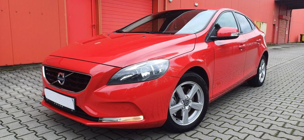 Volvo V40 * Benzyna 2.0* Niski przebieg* V40*Benzyna 2.0*