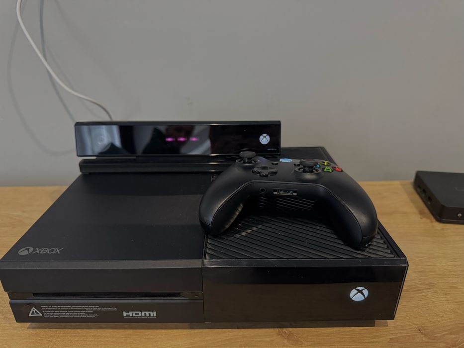 Xbox One (model 1540)