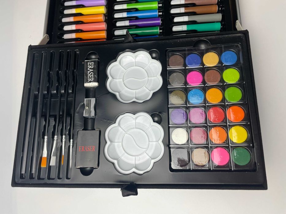 Walizka artystyczna dla małego artysty kredki, farby, pastele, markery
