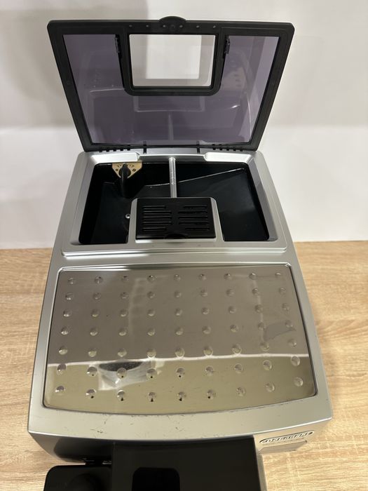 Кавомашина DeLonghi Cappuccino ECAM23