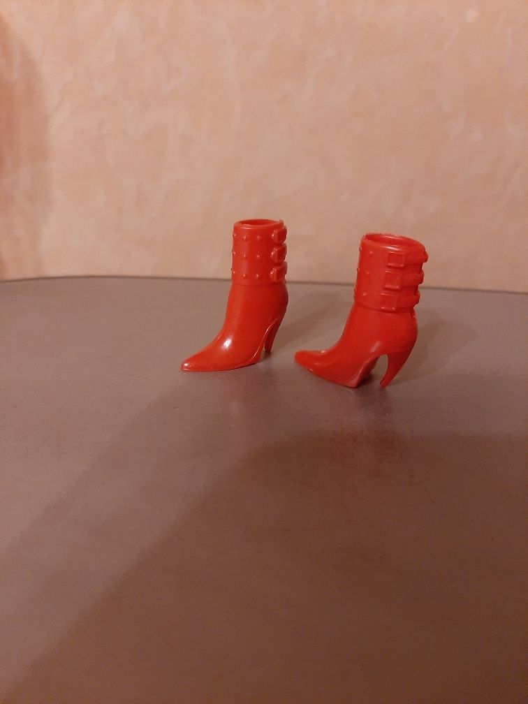 Червоні сапожки на ляльок типу  Барбі / обувь для куклы красные туфли