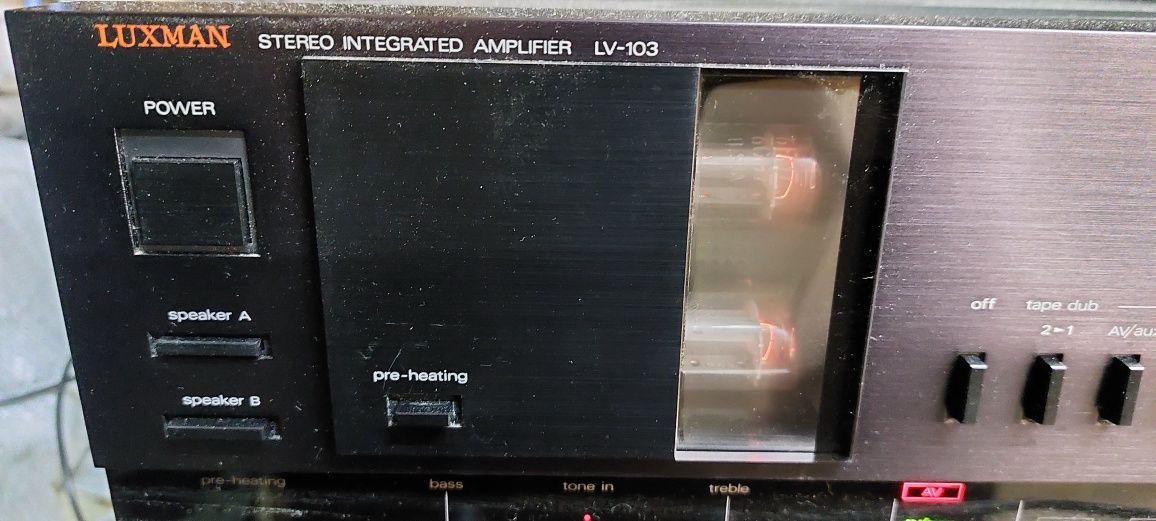 Усилитель Luxman LV-103 (шикарный звук).