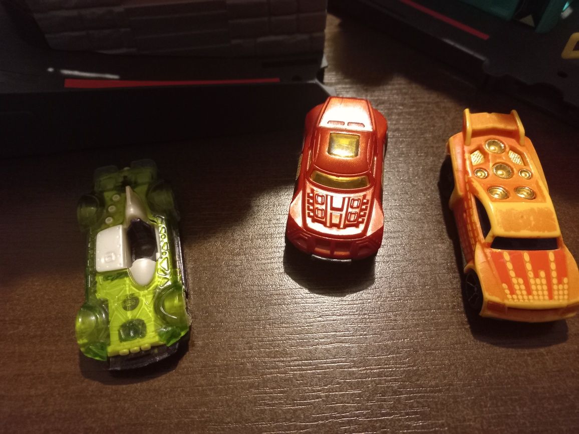 2 zestawy hot wheels Pizza dinozaur + tor wheels dinozaur stacja kontr
