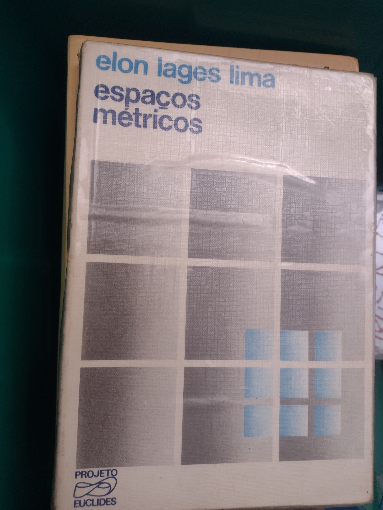 Livro " Espaços métricos"