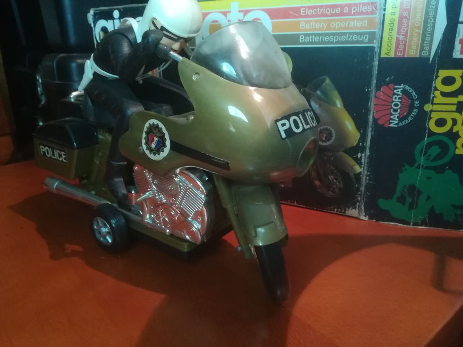 Mota de plástico e metal coleção