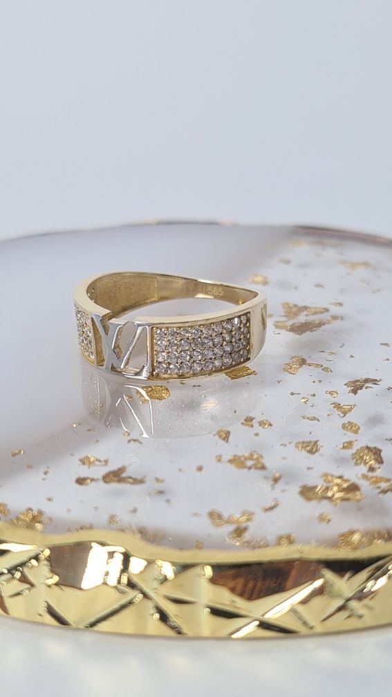 Złoty pierścionek LV wąska obrączka z białą cyrkonią Louis Vuitton