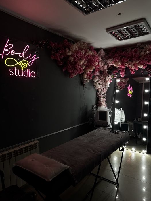 Аренда оренда приміщення  манікюр шугаринг лешмейкер массаж Бровист