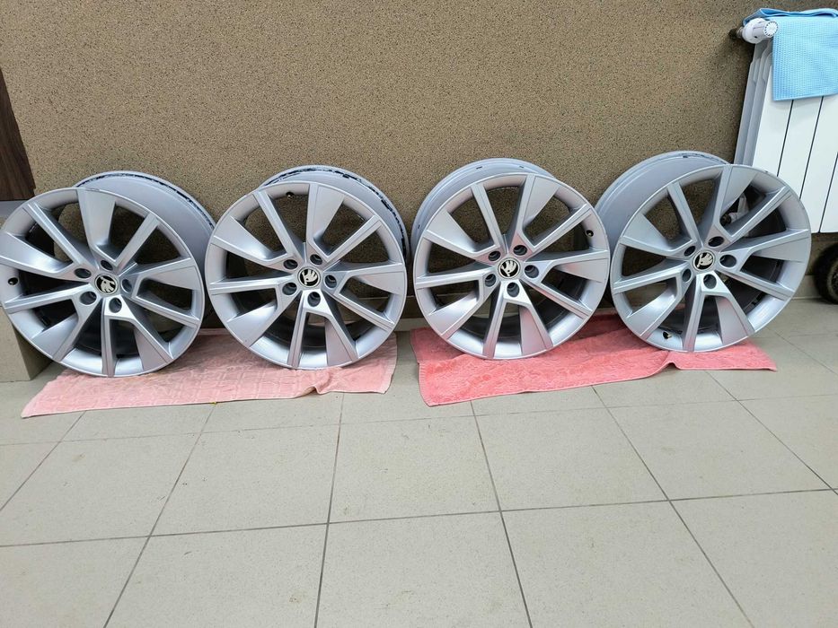 4 oryginalne felgi Skoda Superb Scout. Model Braga 18x8,5 et41.