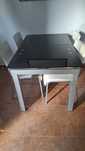 Vendo mesa de vidro e cadeiras