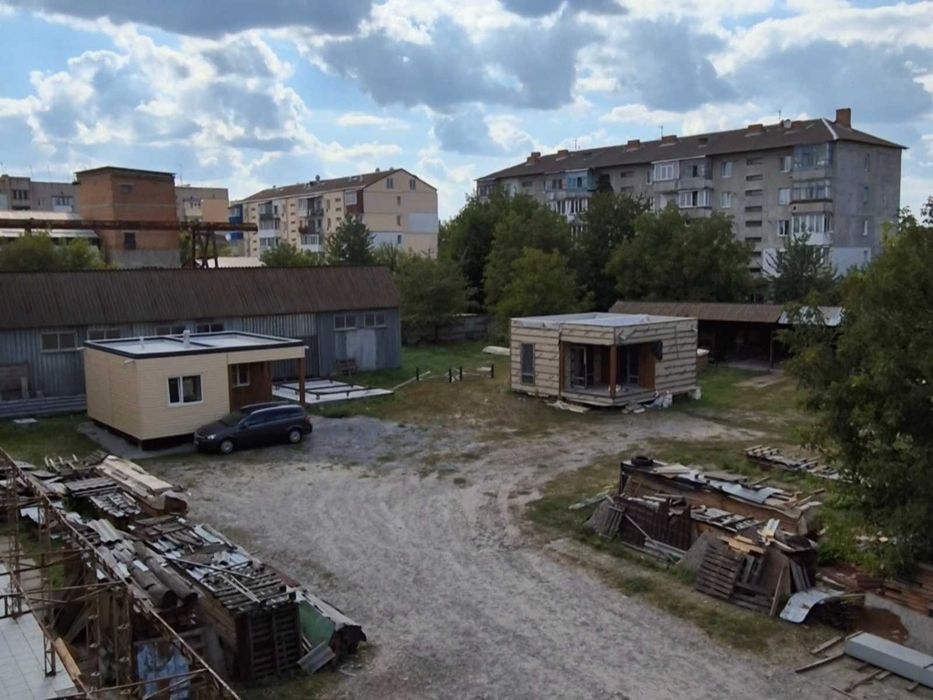 Продаж комерційного приміщення на вул. Будівельна