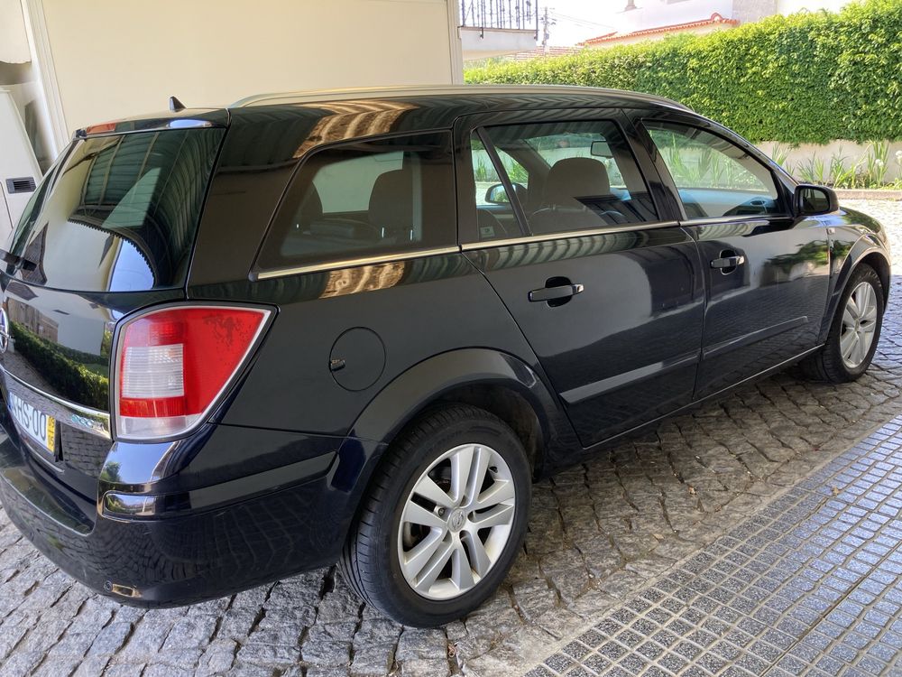 Opel Astra 1.7 Diesel 2009 em bom estado.