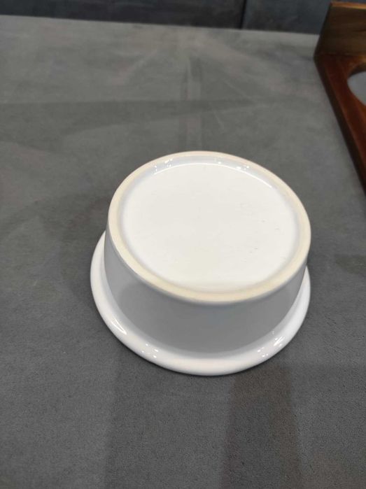 Komplet ceramicznych misek na bambusowym stelażu dla kota / psa