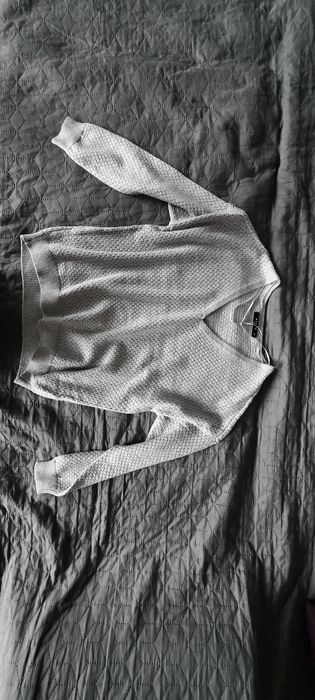 Bluzka szara, sweterek, ze srebrną nicią