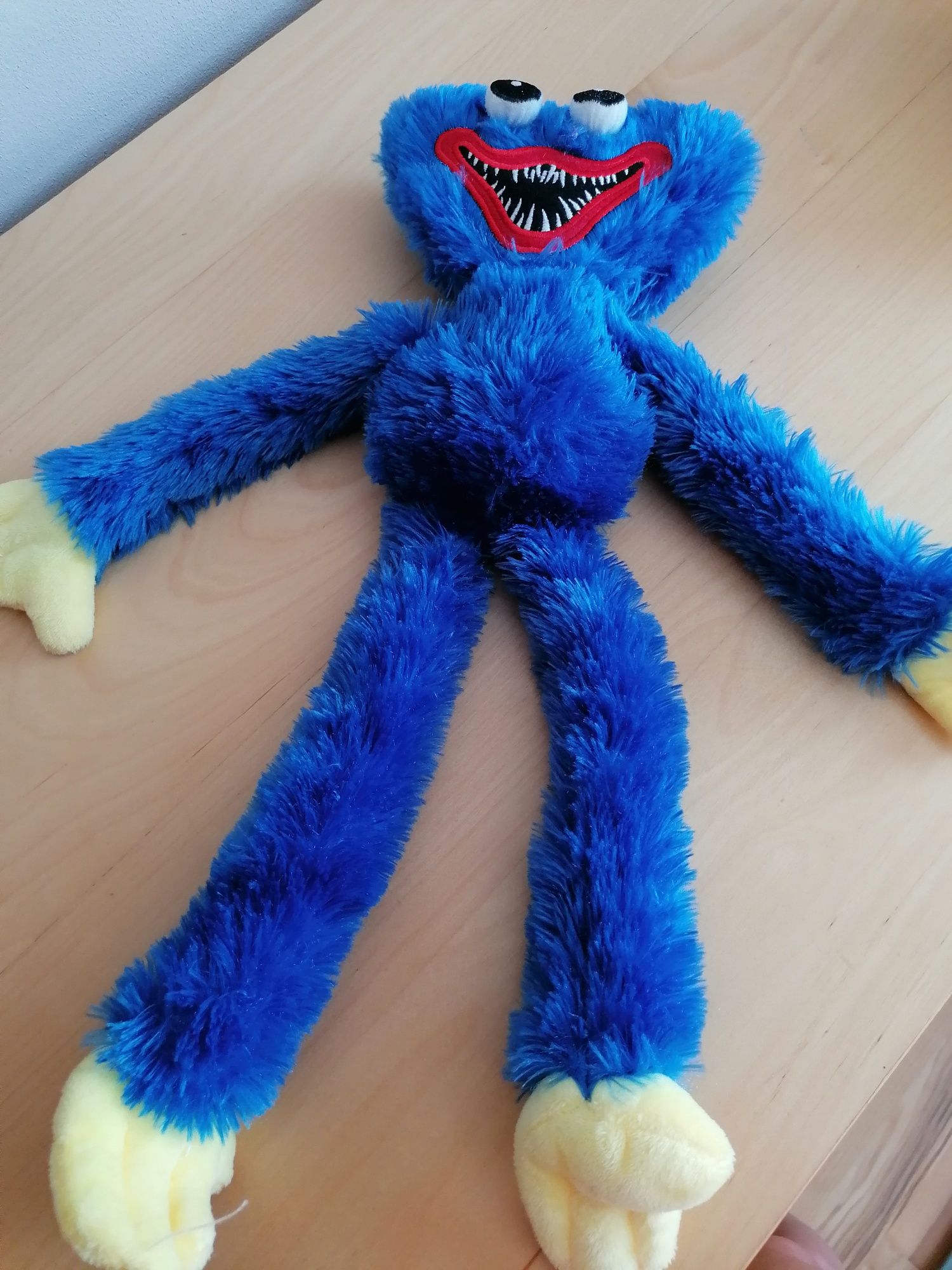 Nowy Huggy Wuggy maskotka