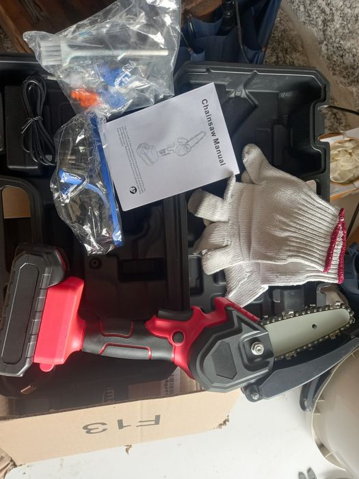 Motossera de mao a bateria