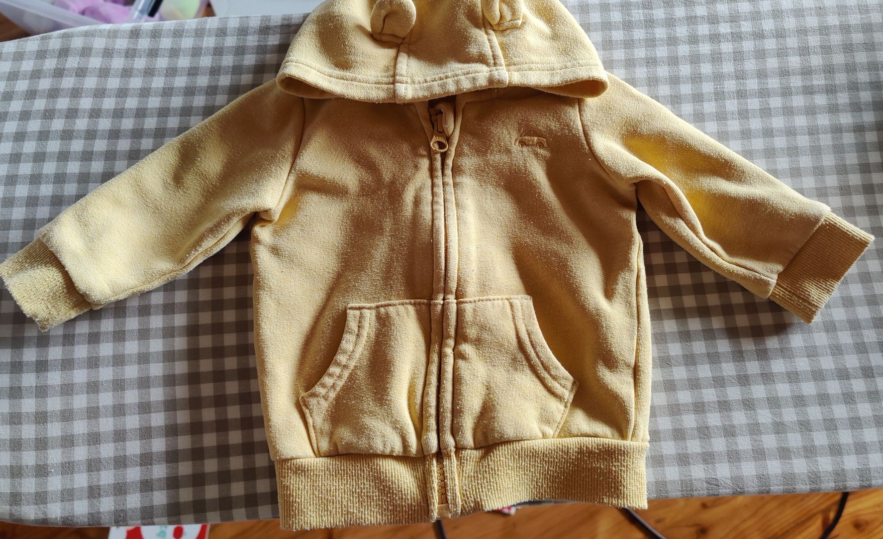 Żółta zapinana bluza z uszami misia George r 62 68