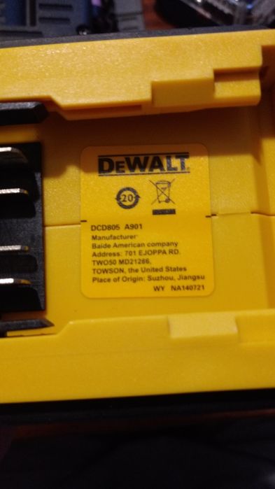 Шурупокрут DeWalt DCD805