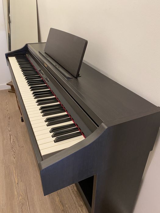 Pinao Roland RP-301 digital
