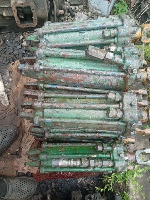 Циліндр навіски мтз юмз та ін