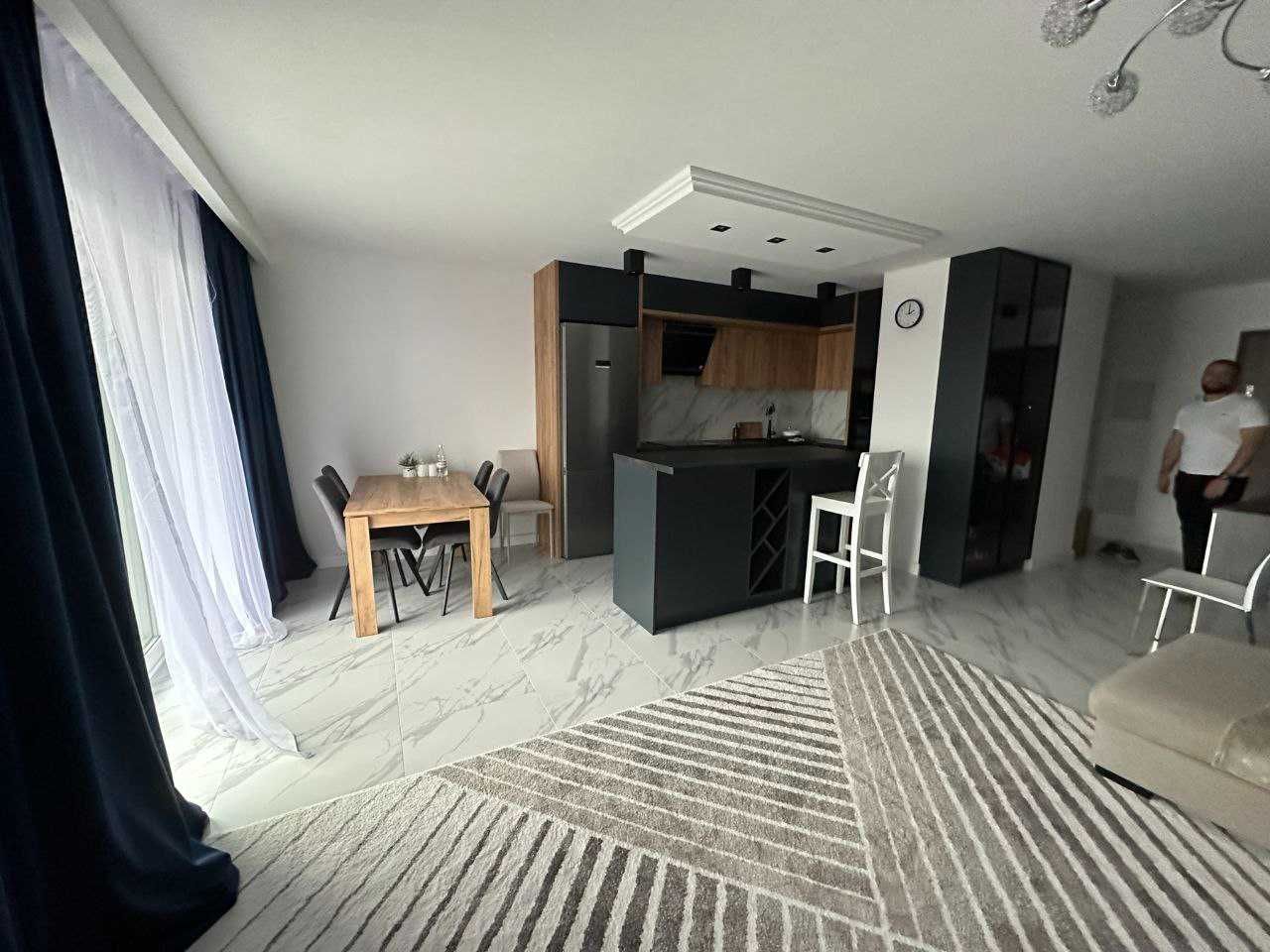 Польща Трикімнатна квартира-студія, парковкою та гаражами,90м²–Rzeszów