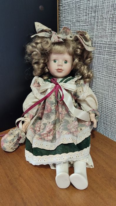 Порцелянова лялька