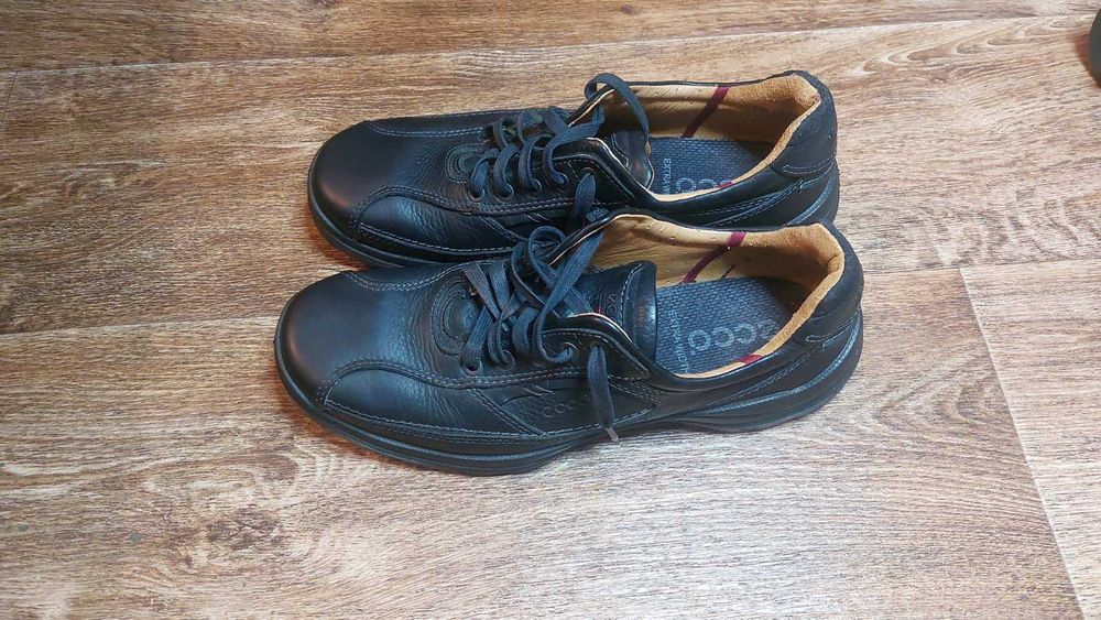 Мужские демисезонные кожаные ботинки Ecco extra width.