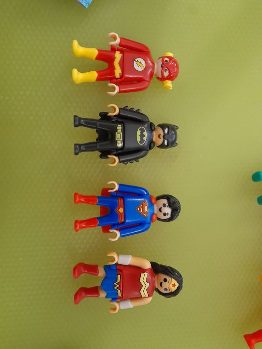 Bonecos Playmobil kinder Surpresa DC Comics Heróis Batman Vilões Joker