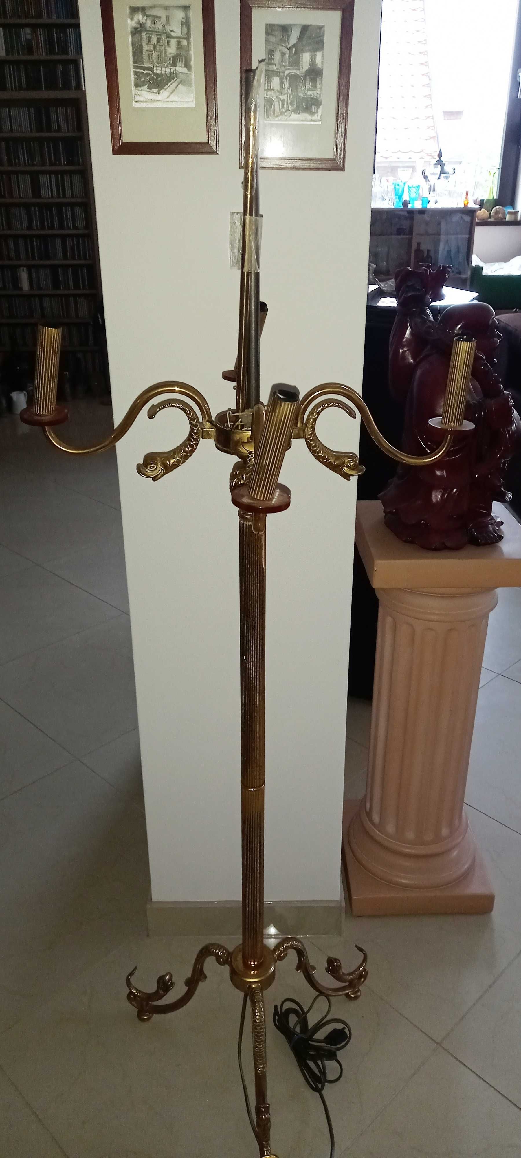 Przedwojenna lampa stojąca - mosiężna. Ładnie zdobiona i stylowa.