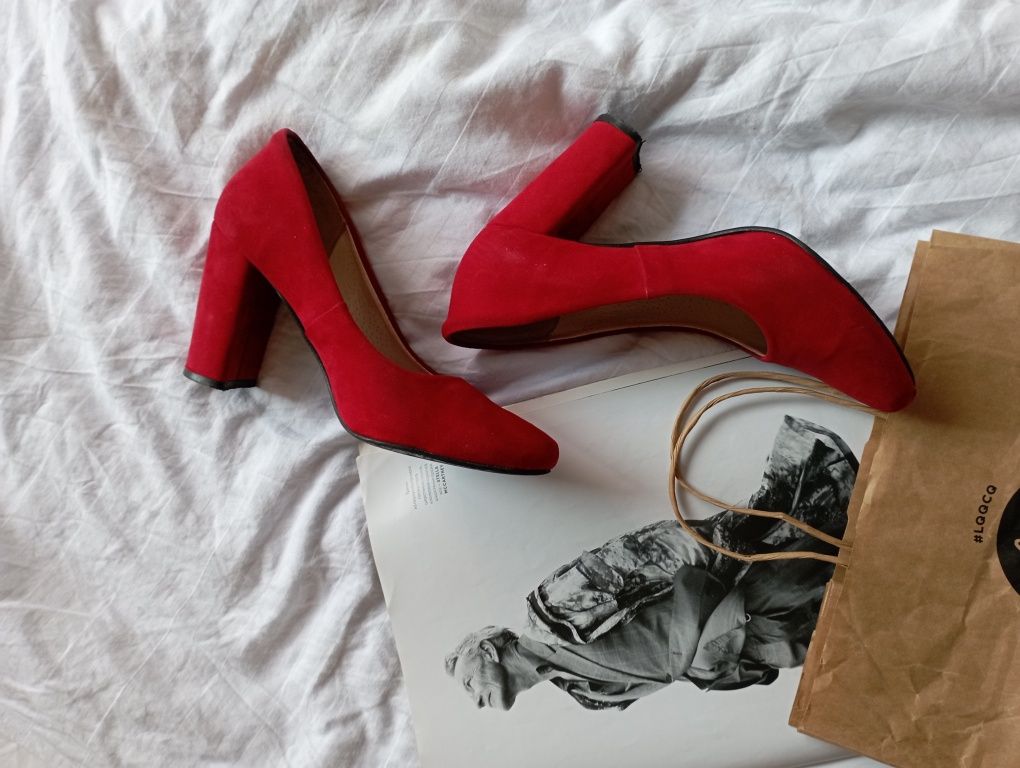 36 р Замша натуральна, замшеві | Червоні туфлі на стійких, широких