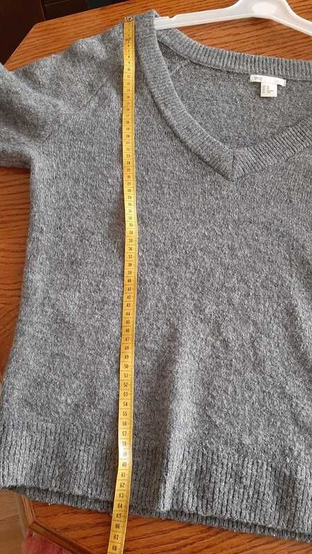 Sweter z dekoltem V H&M rozmiar XS oversize