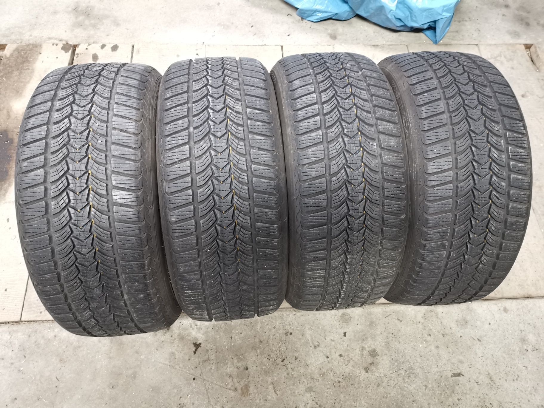 Opony zimowe Dębica Frigo HP2 225/45R1R7