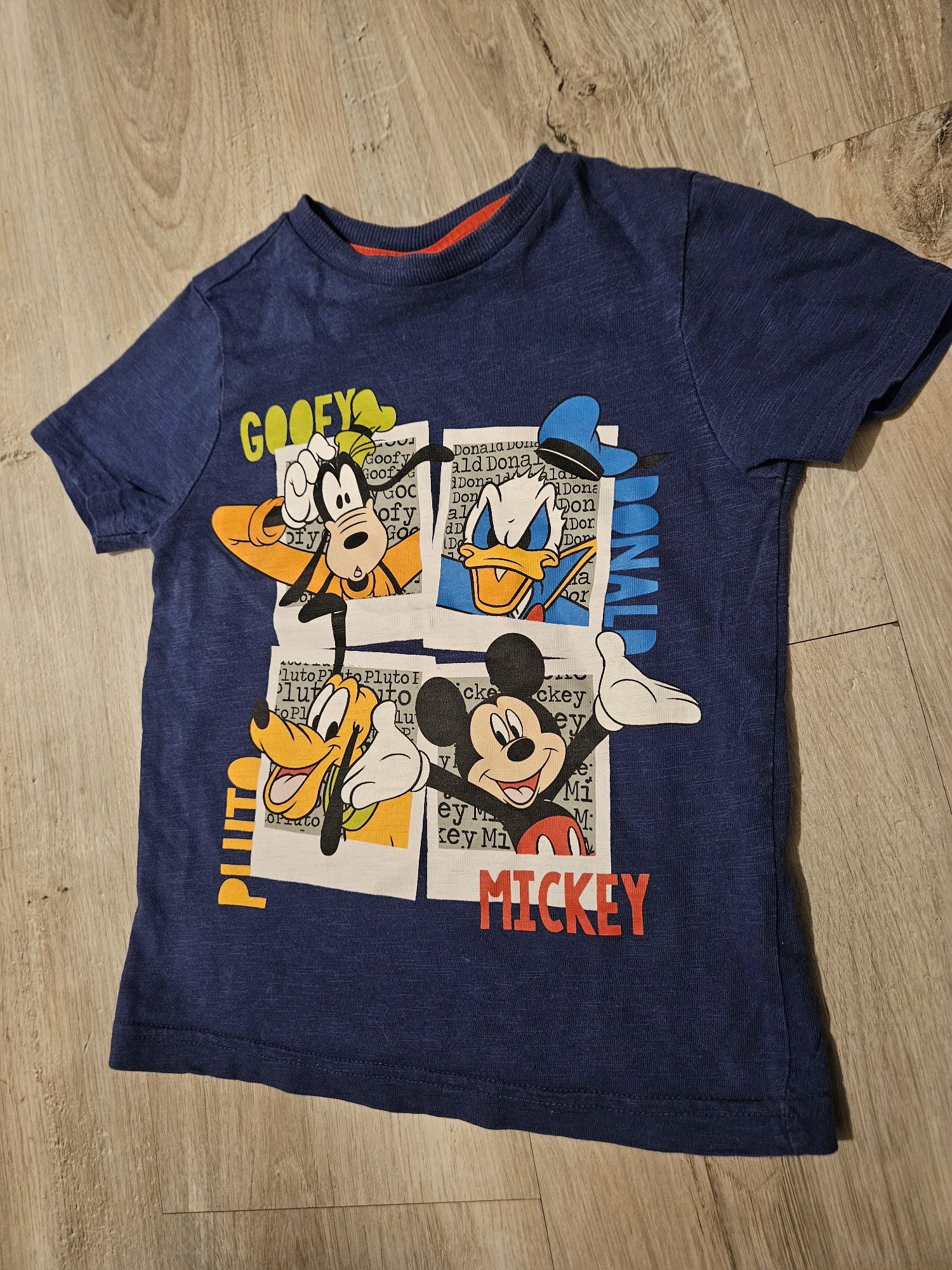 Chłopięcy t-shirt Disney Mickey Mouse.  Rozmiar na 4-5 lat