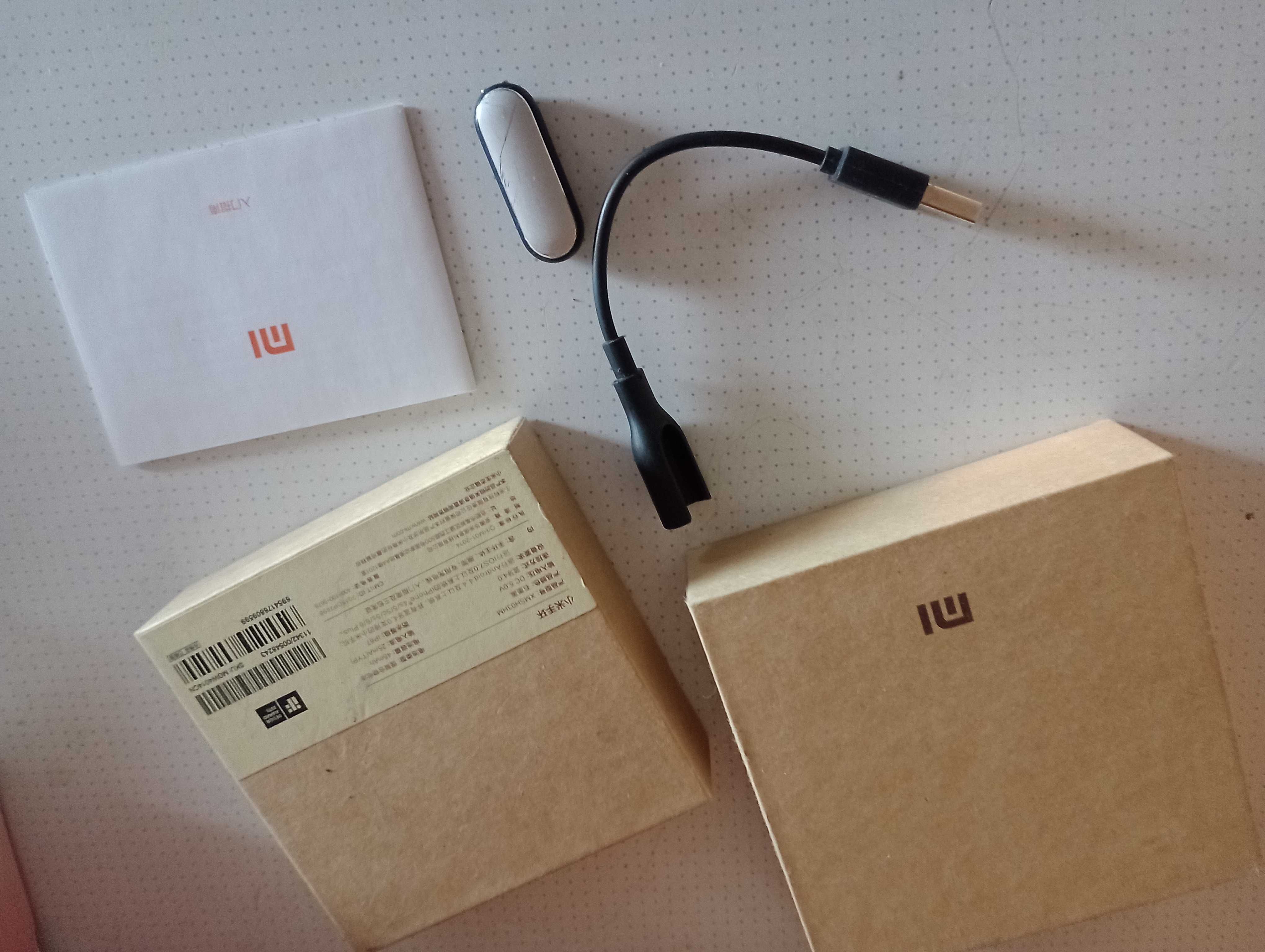 Фітнес-браслет Xiaomi Mi Band 1S Pulse полностью рабочий с зарядкой
