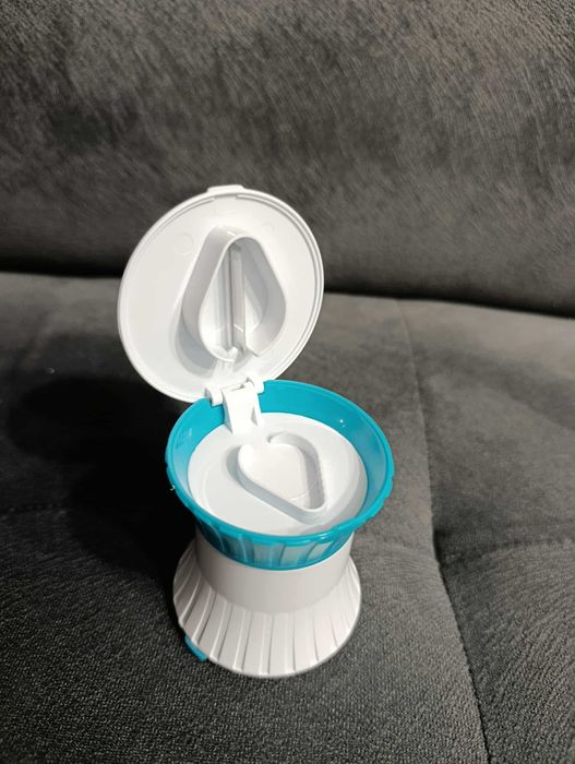 Pojemnik rozdzielacz rozdrabniacz tabletek 3w1