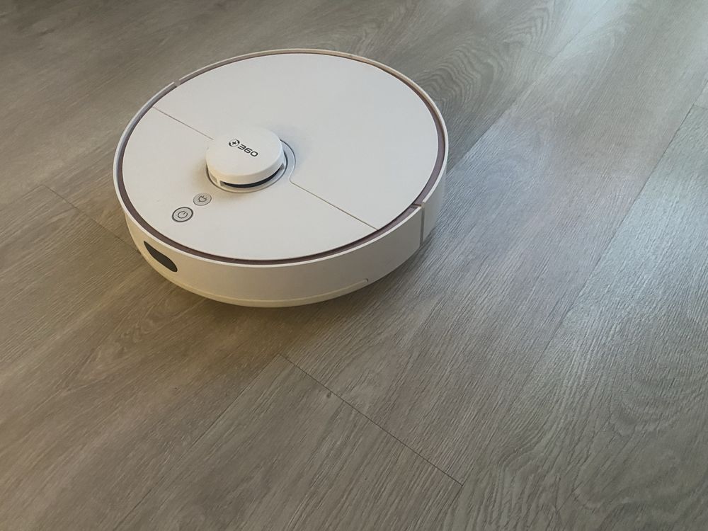 Продам робот пілісос 360 Plus Vacuum Cleaner S7 White.