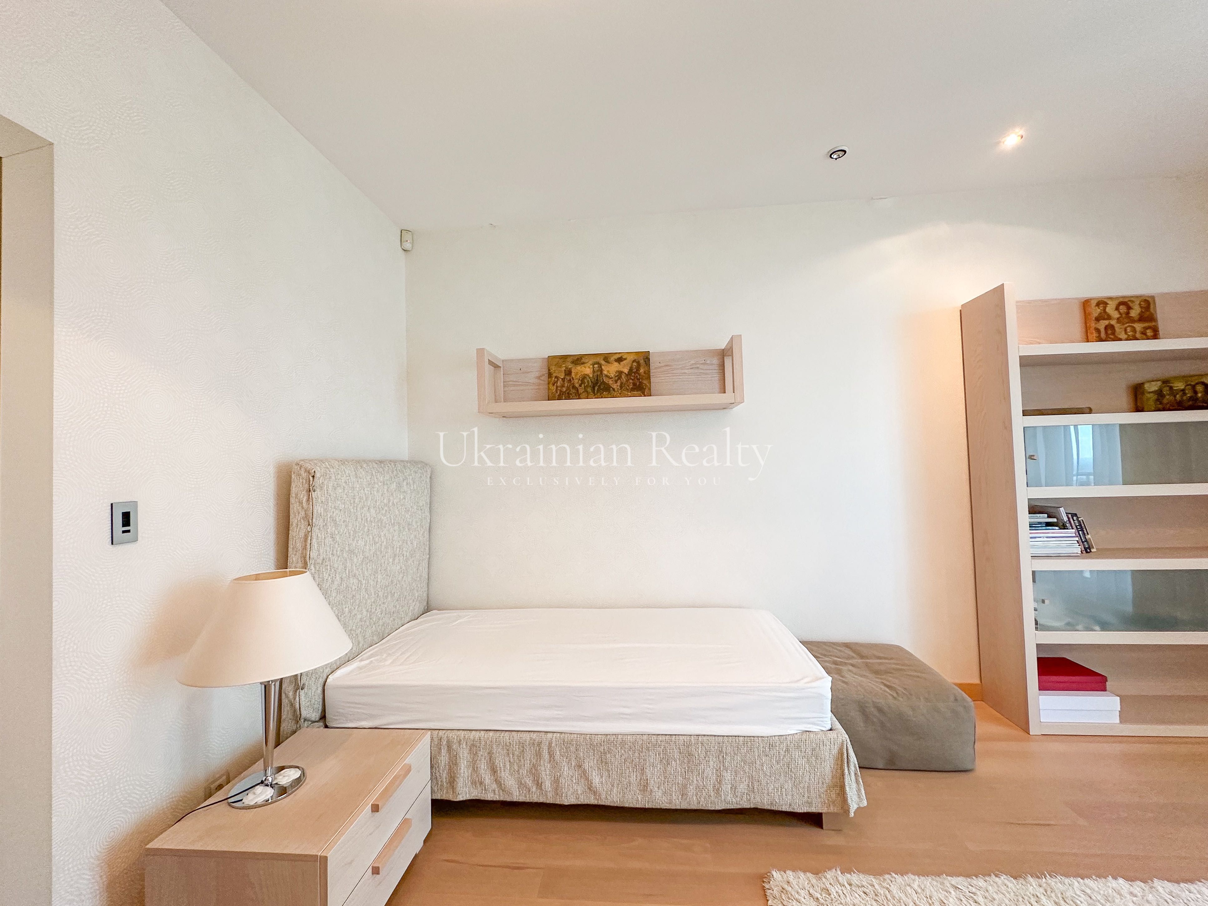 Продаж квартири 299 кв. м. ЖК Тріумф вул. Зверінецька 59