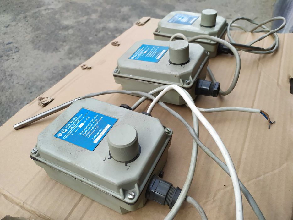 Одним лотом 3 немецких регулятора температуры Veb MERTIK Typ 211.54