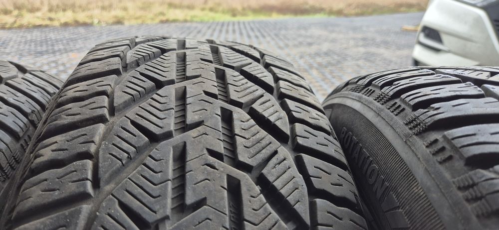 Opony zimowe 215/60 R17 kormoran