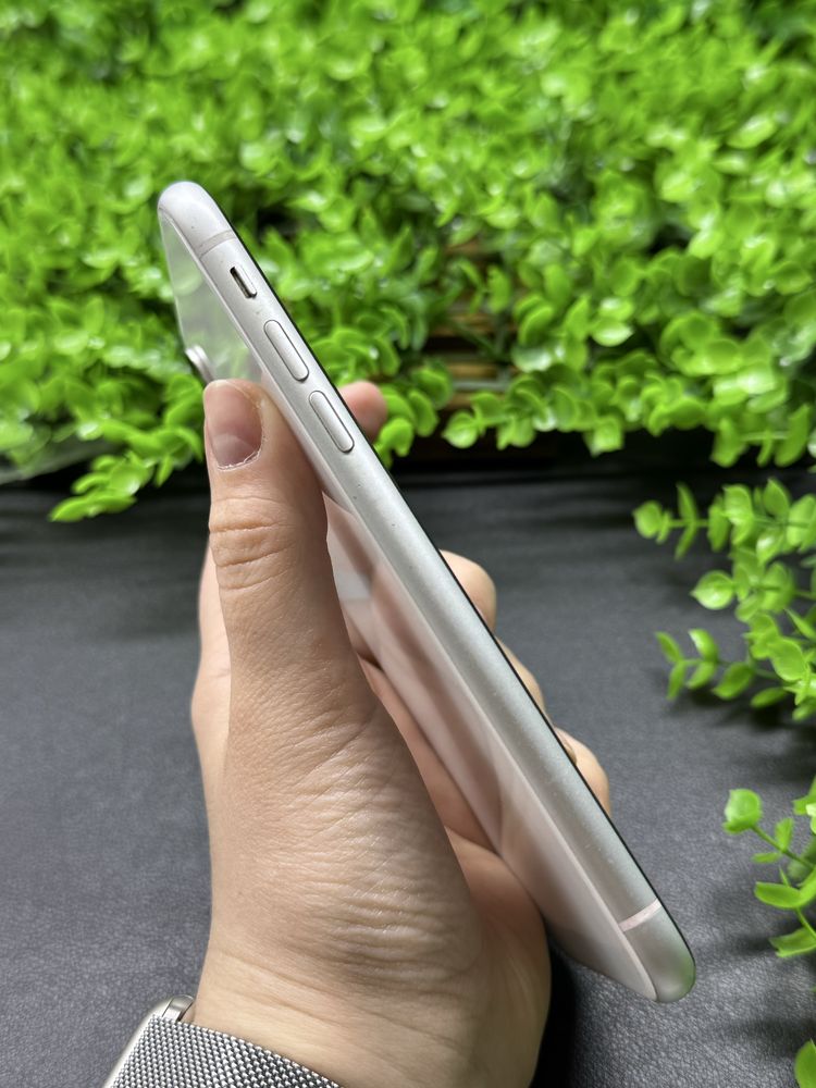 iPhone Xr, 64Gb, White (Neverlock) Айфон Хр, 64гб, белый, 84%АКБ