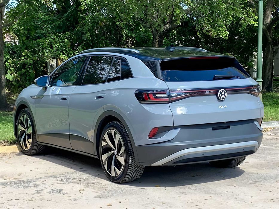 Volkswagen ID.4      2022