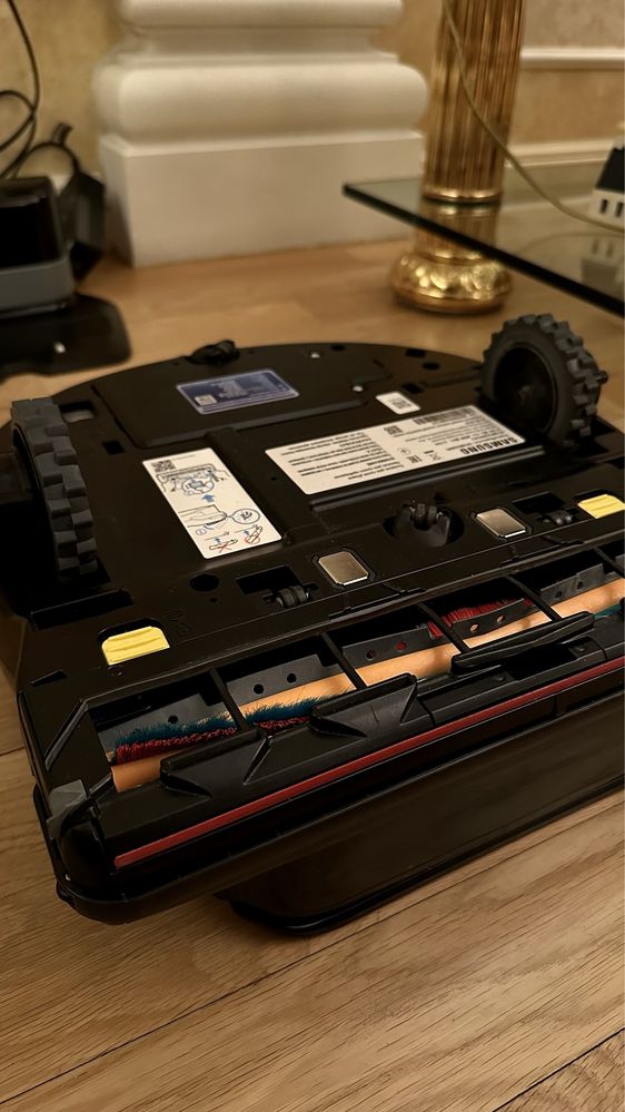 Робот пилосос Samsung Powerbot VR7000
