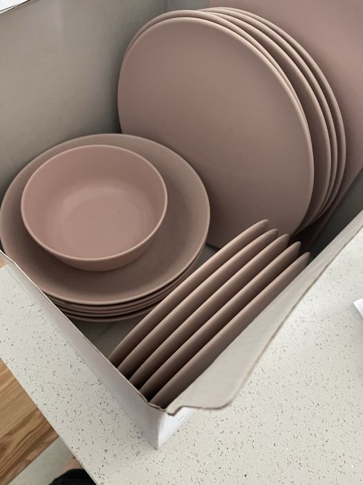 Talerze różowe ikea zestaw
